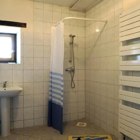 Colombé-le-sec, 3 Pièces, 4 Personnes - Fr-1-543-76 *